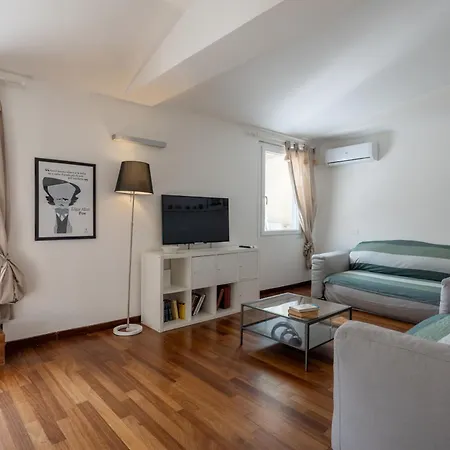 Floor With Balcony Along The Main Vibrant Walking Street Steps Away From Harbour Waterfront Mirabello Port Center Charming Cozy Attic Loft La Spezia