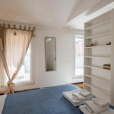 Floor With Balcony Along The Main Vibrant Walking Street Steps Away From Harbour Waterfront Mirabello Port Center Charming Cozy Attic Loft * La Spezia