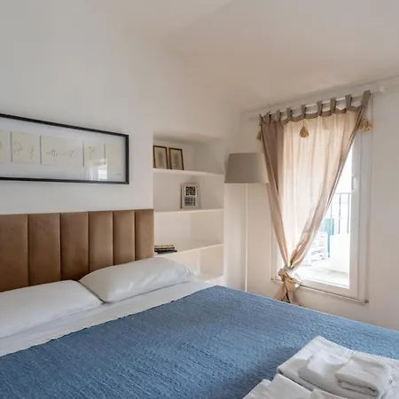 Appartamento Floor With Balcony Along The Main Vibrant Walking Street Steps Away From Harbour Waterfront Mirabello Port Center Charming Cozy Attic Loft La Spezia