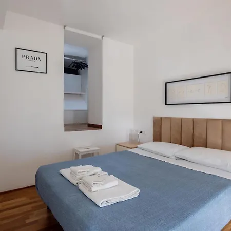 Appartamento Floor With Balcony Along The Main Vibrant Walking Street Steps Away From Harbour Waterfront Mirabello Port Center Charming Cozy Attic Loft La Spezia
