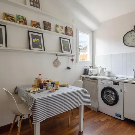 Floor With Balcony Along The Main Vibrant Walking Street Steps Away From Harbour Waterfront Mirabello Port Center Charming Cozy Attic Loft * La Spezia